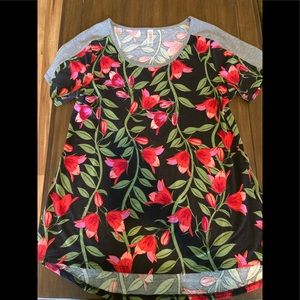 LulaRoe Shirt size M excellent condition black with red flowers